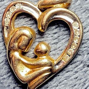 Diamond Mother and Child Heart
Pendant 10k Yellow Gold